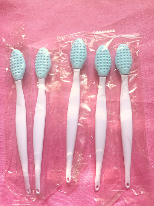 Lip scrubber ( light blue)